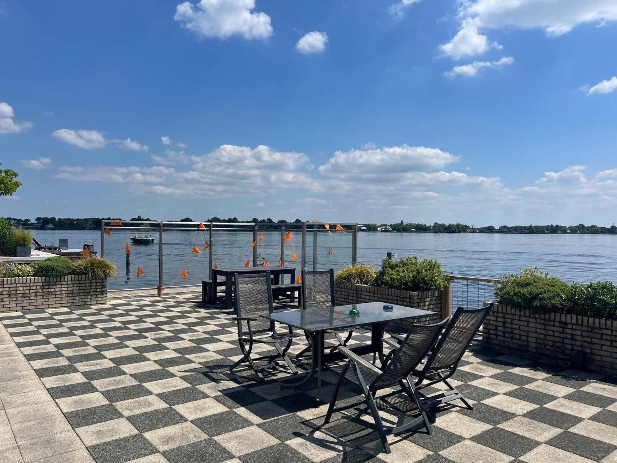 Visserslust - Woonboten & Appartementen Vinkeveen Eksteriør bilde