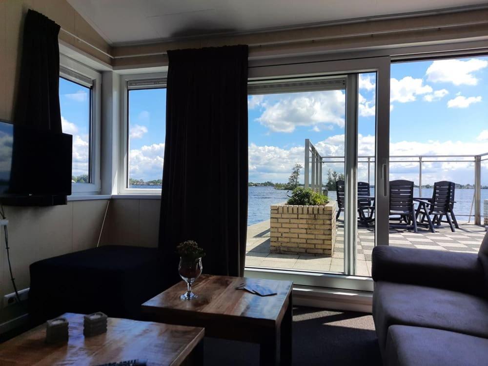 Visserslust - Woonboten & Appartementen Vinkeveen Eksteriør bilde