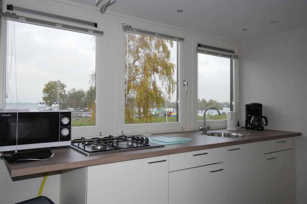 Visserslust - Woonboten & Appartementen Vinkeveen Rom bilde
